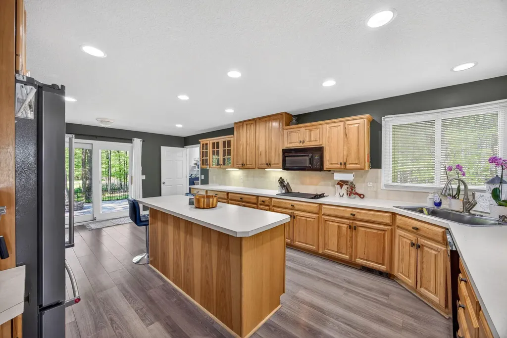 6908 Club House Drive E Morton Township MI 49346