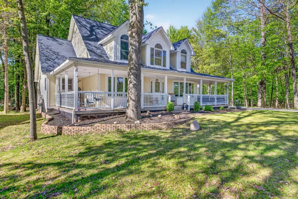 6908 Club House Drive E Morton Township MI 49346