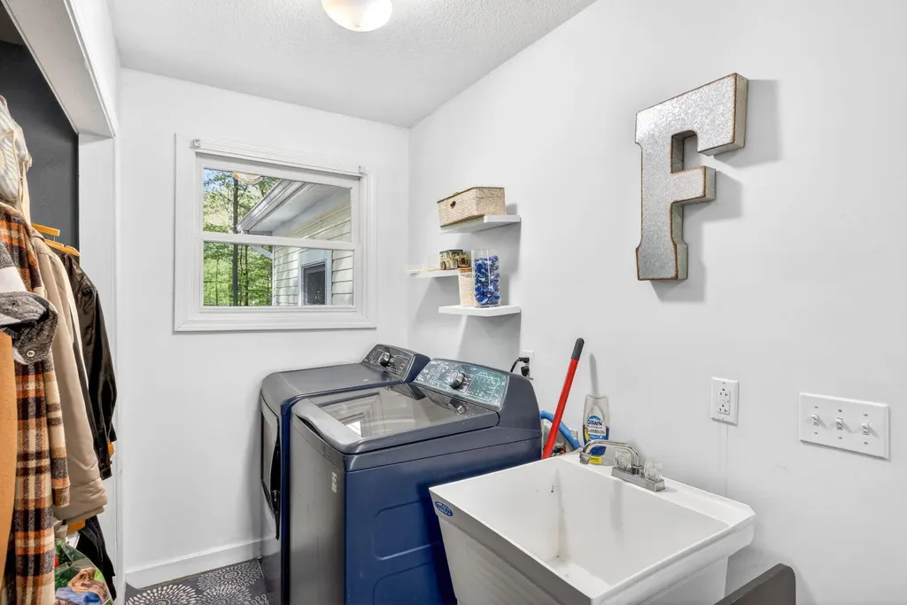 6908 Club House Drive E Morton Township MI 49346