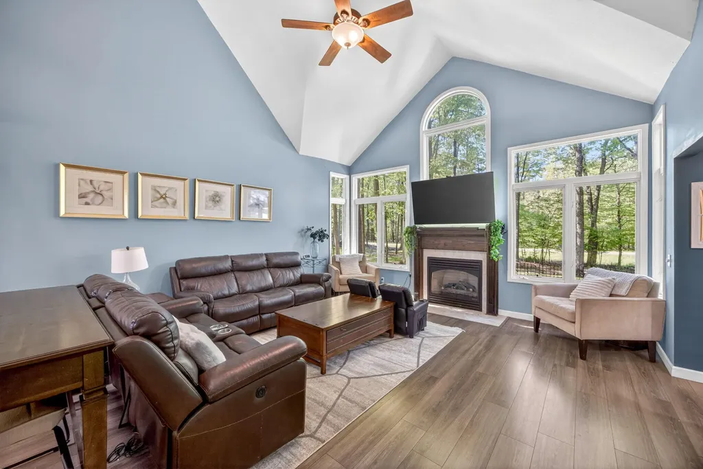 6908 Club House Drive E Morton Township MI 49346