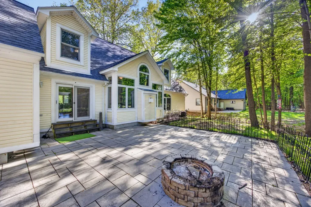 6908 Club House Drive E Morton Township MI 49346