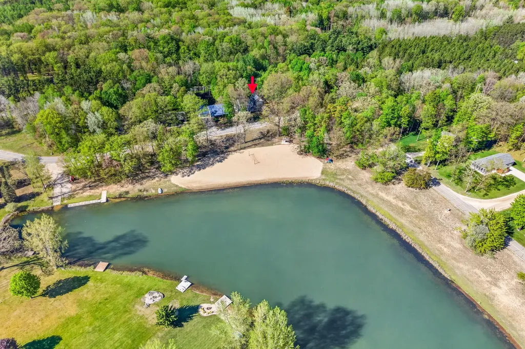 6908 Club House Drive E Morton Township MI 49346