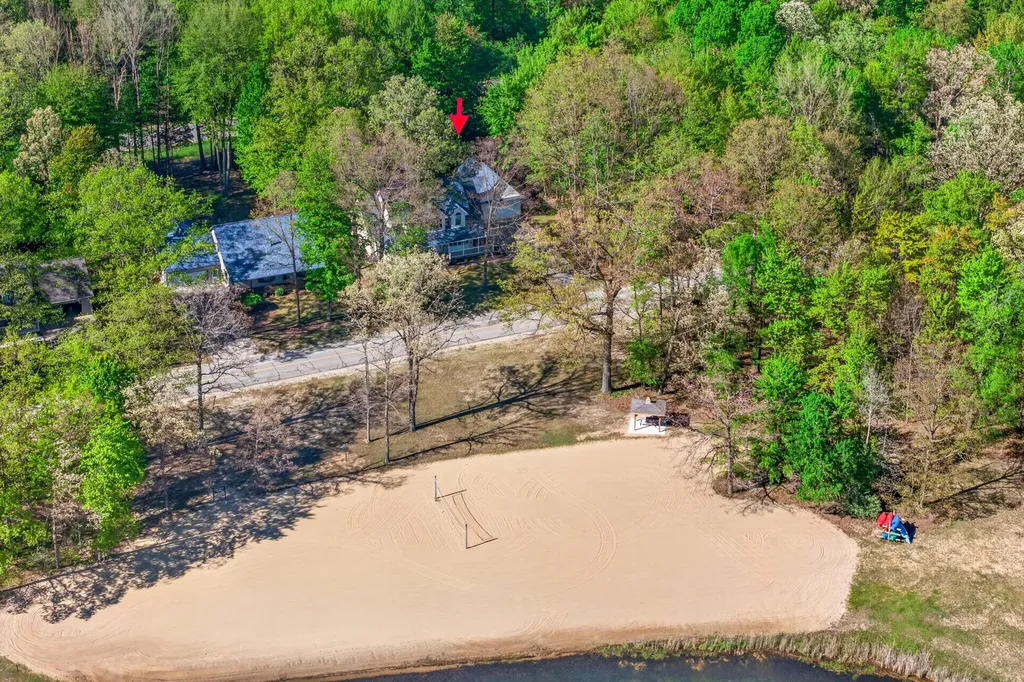 6908 Club House Drive E Morton Township MI 49346