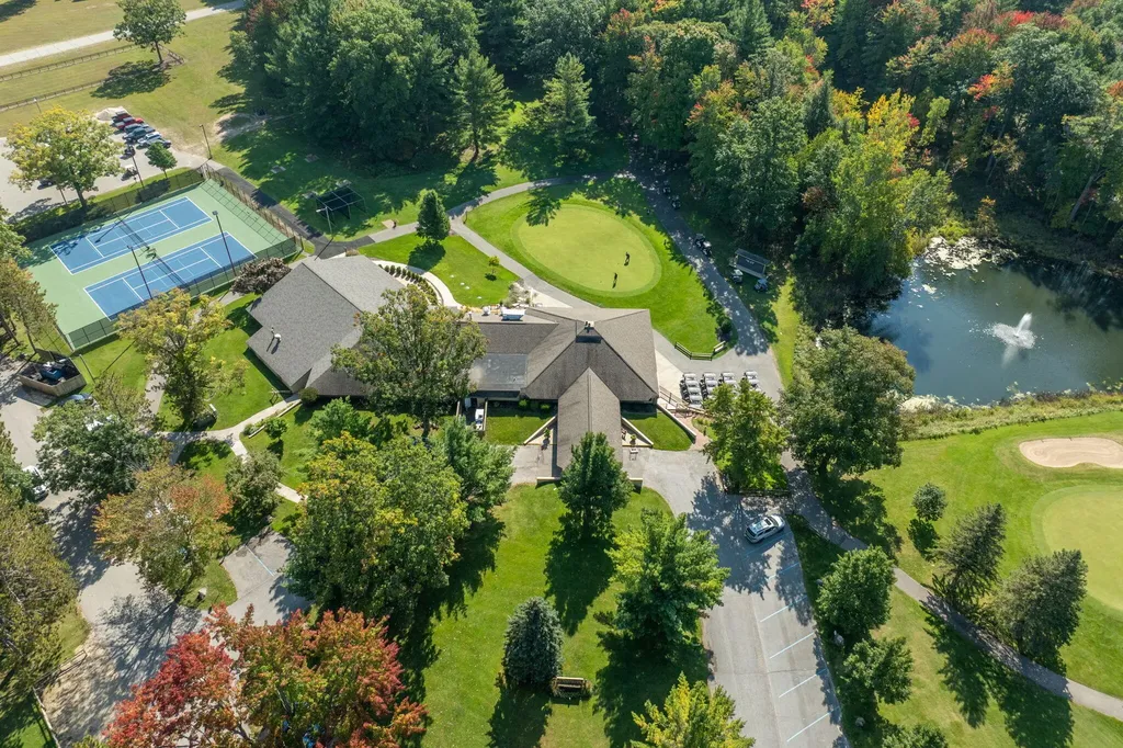 6908 Club House Drive E Morton Township MI 49346