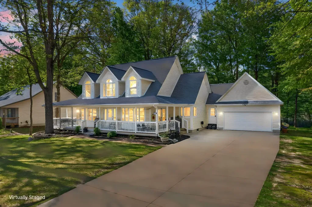 6908 Club House Drive E Morton Township MI 49346