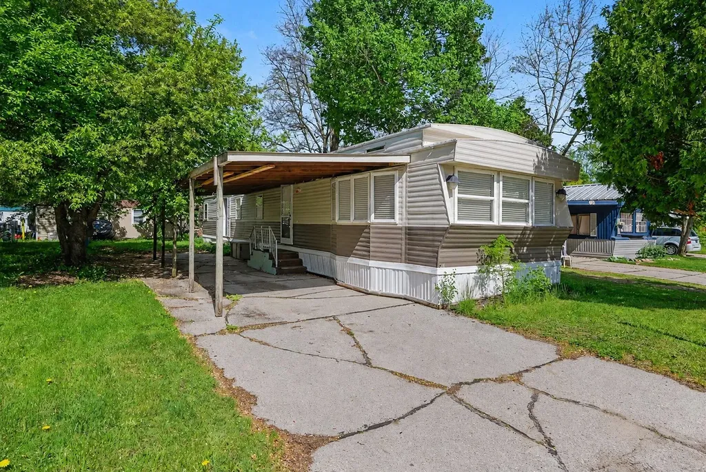 7301 Aster Street Midland City MI 48642