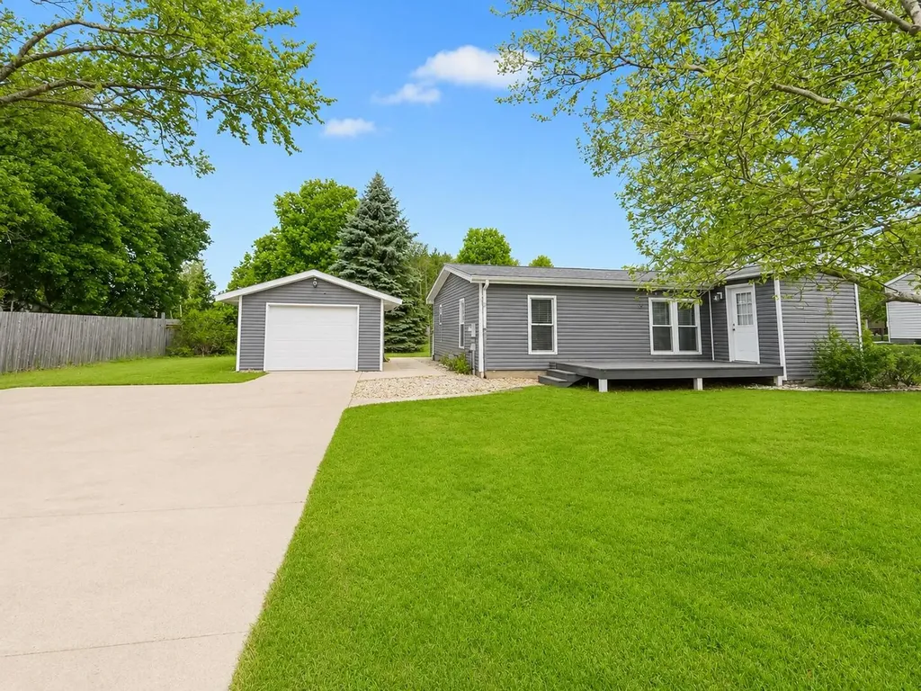 611 Connie Avenue Fremont City MI 49412