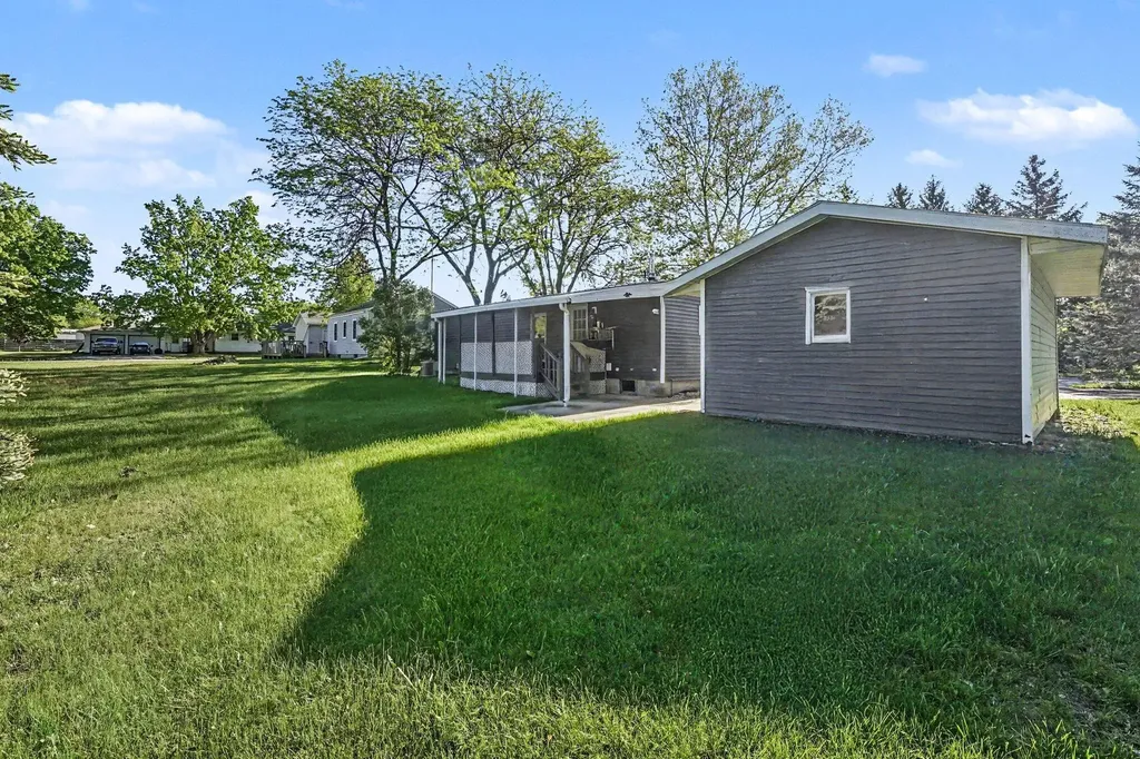 611 Connie Avenue Fremont City MI 49412