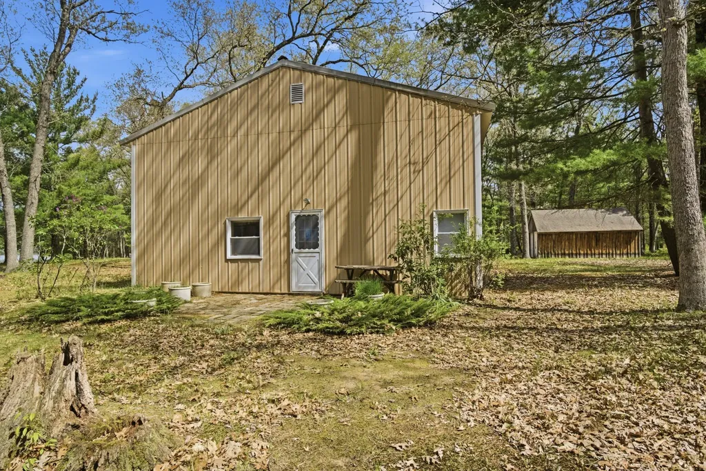 337 S Taylor Road Branch Township MI 49402