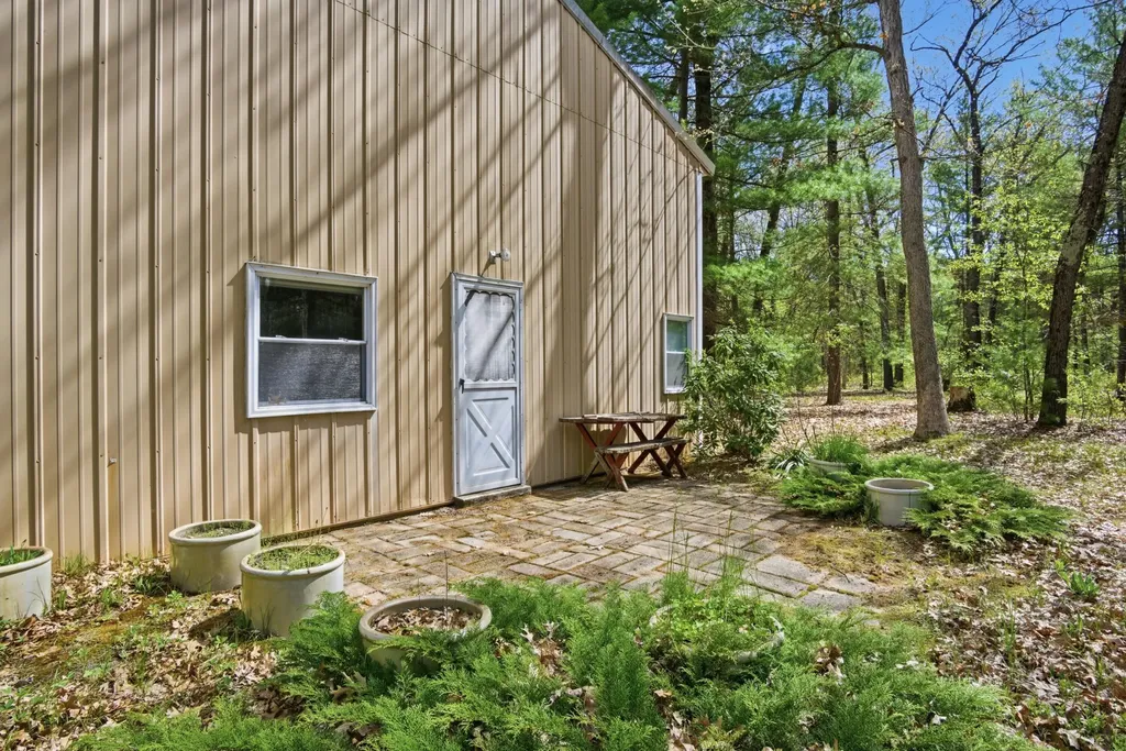 337 S Taylor Road Branch Township MI 49402