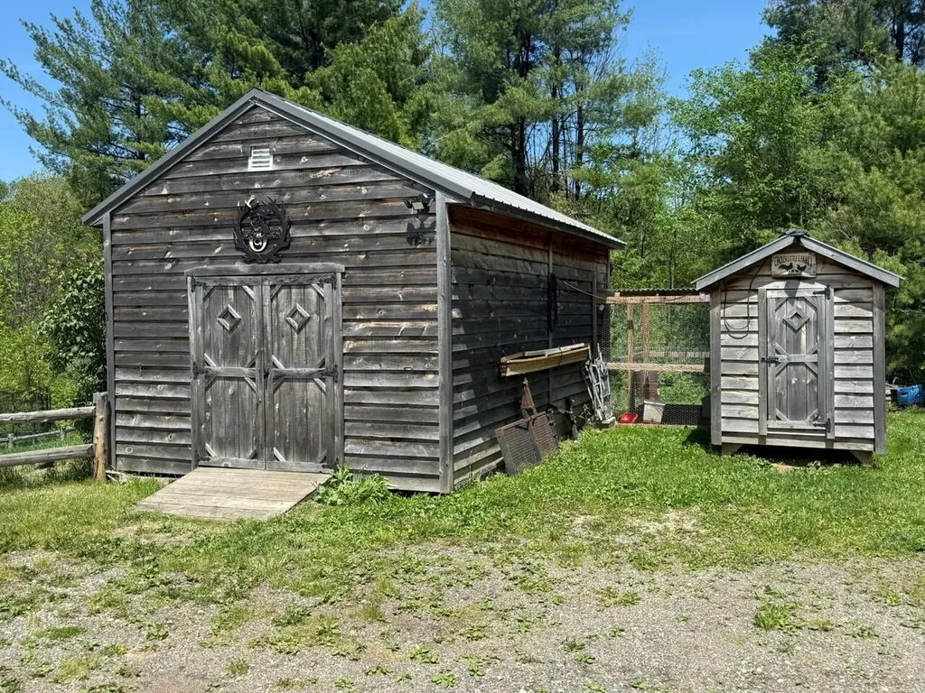 17086 Pierce Road Austin Township MI 49346