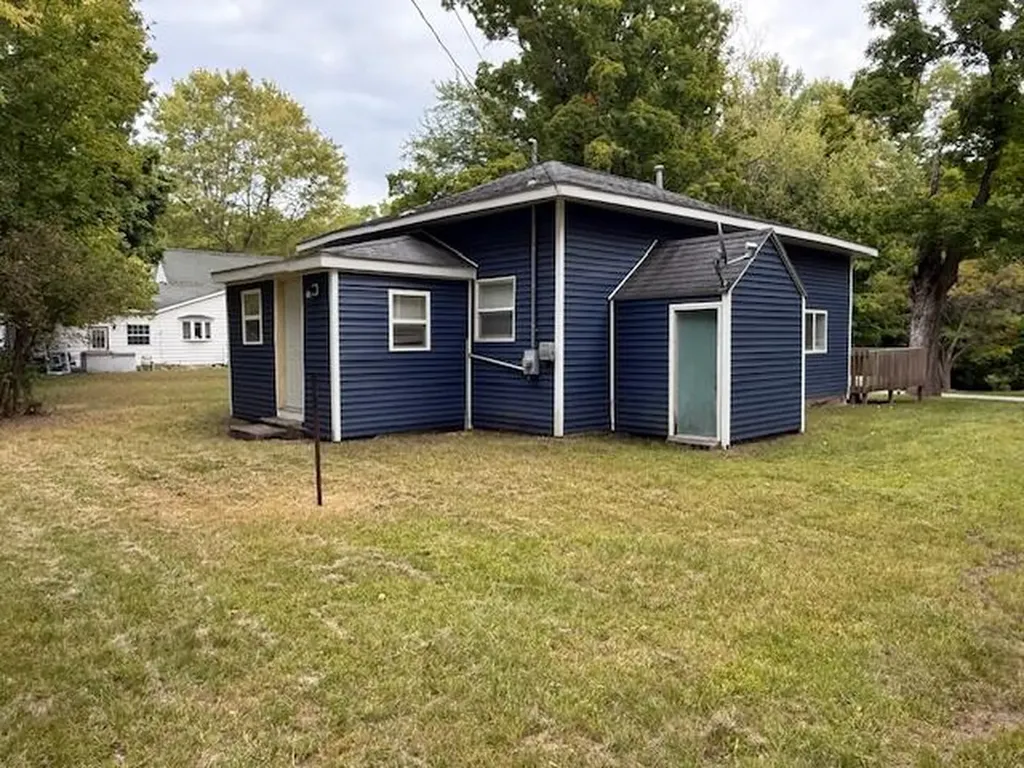 37 E Jefferson Street Newaygo City MI 49337