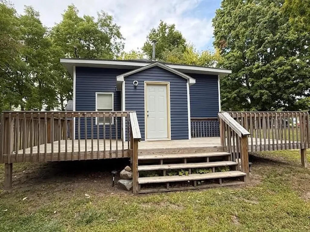 37 E Jefferson Street Newaygo City MI 49337