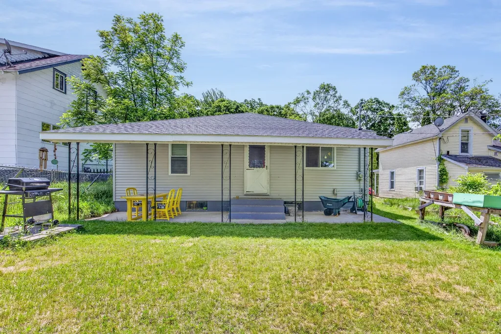 415 Crippen Street Cadillac City MI 49601