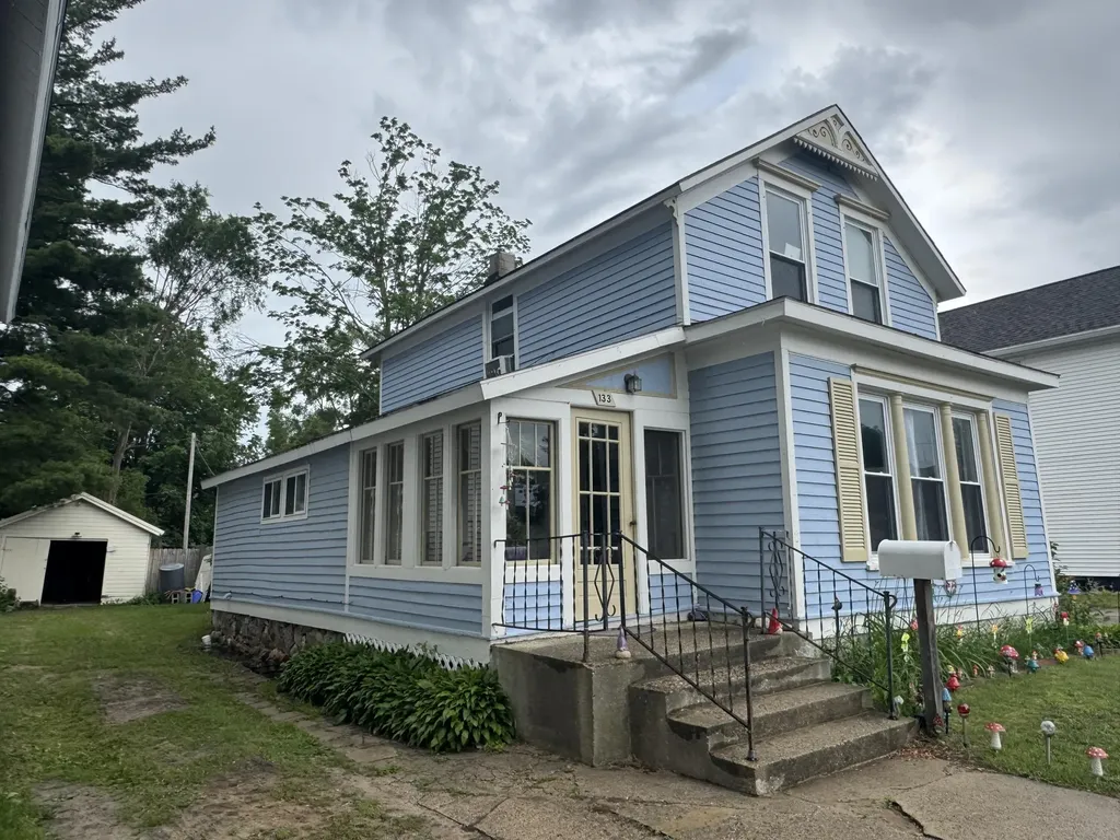 133 W Slosson Avenue Reed City City MI 49677