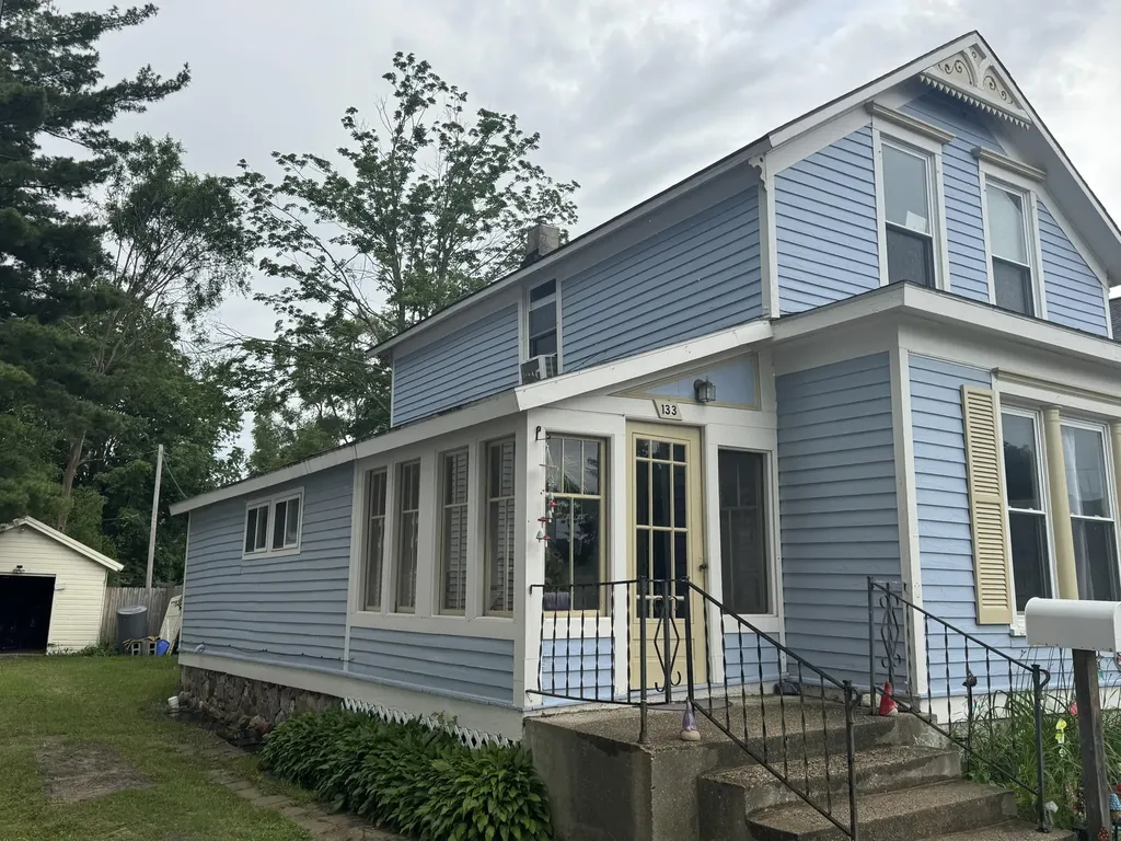 133 W Slosson Avenue Reed City City MI 49677