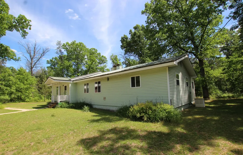 2259 E 40th Street Cherry Valley Township MI 49642