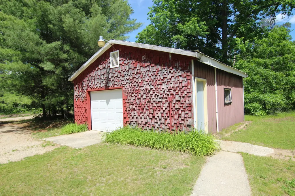 2259 E 40th Street Cherry Valley Township MI 49642