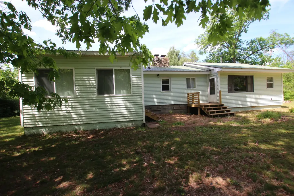 2259 E 40th Street Cherry Valley Township MI 49642