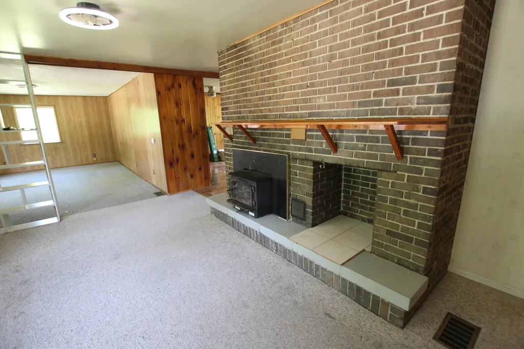 2259 E 40th Street Cherry Valley Township MI 49642