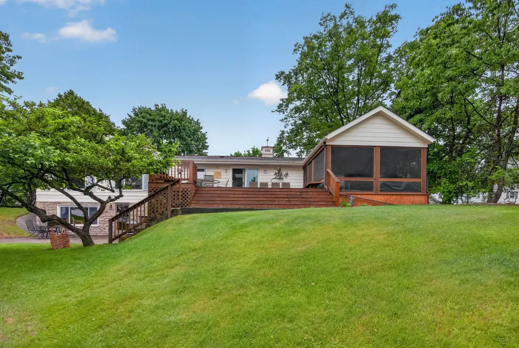 1020 Sunnyside Drive Cadillac City MI 49601