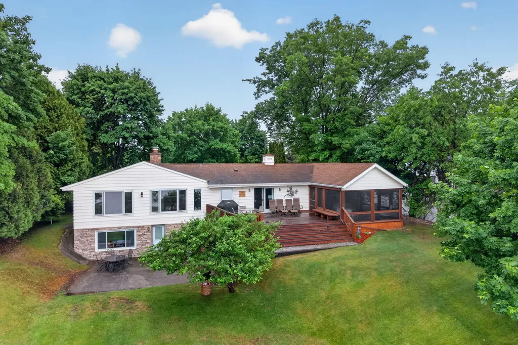 1020 Sunnyside Drive Cadillac City MI 49601