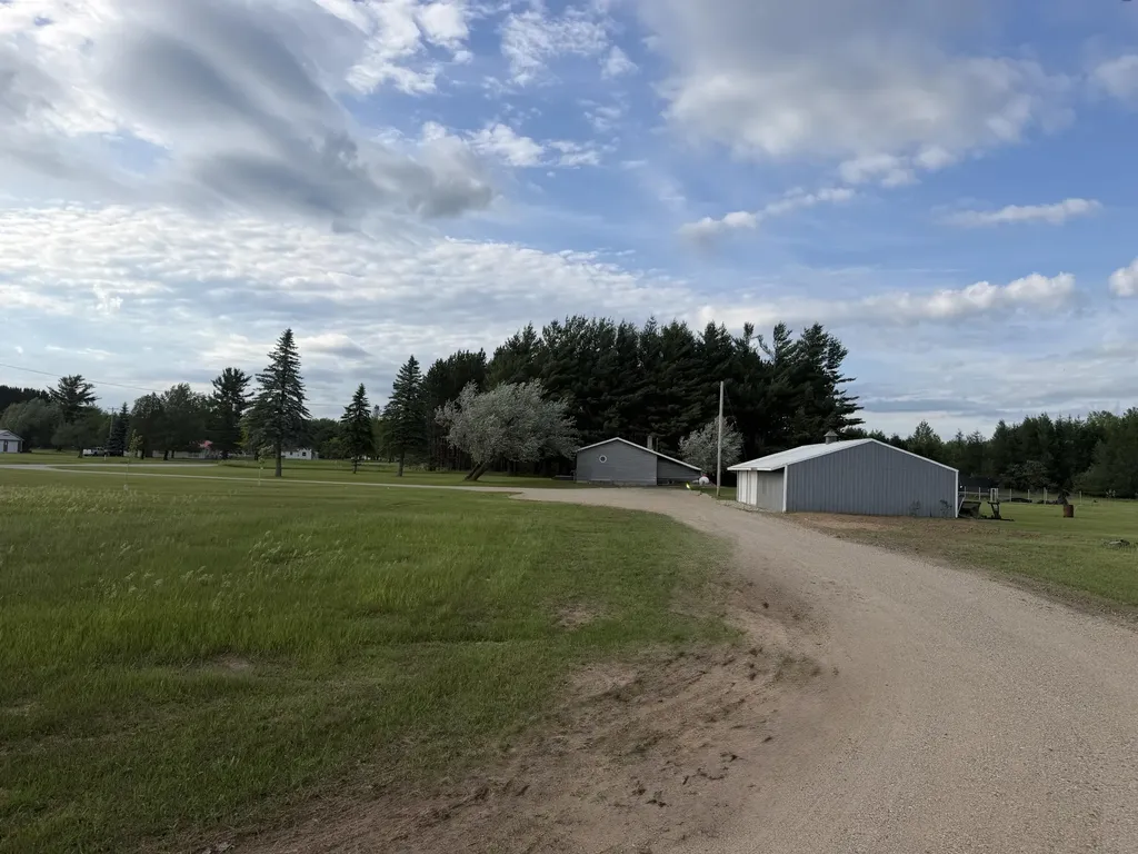 5236 110th Avenue Evart Township MI 49631