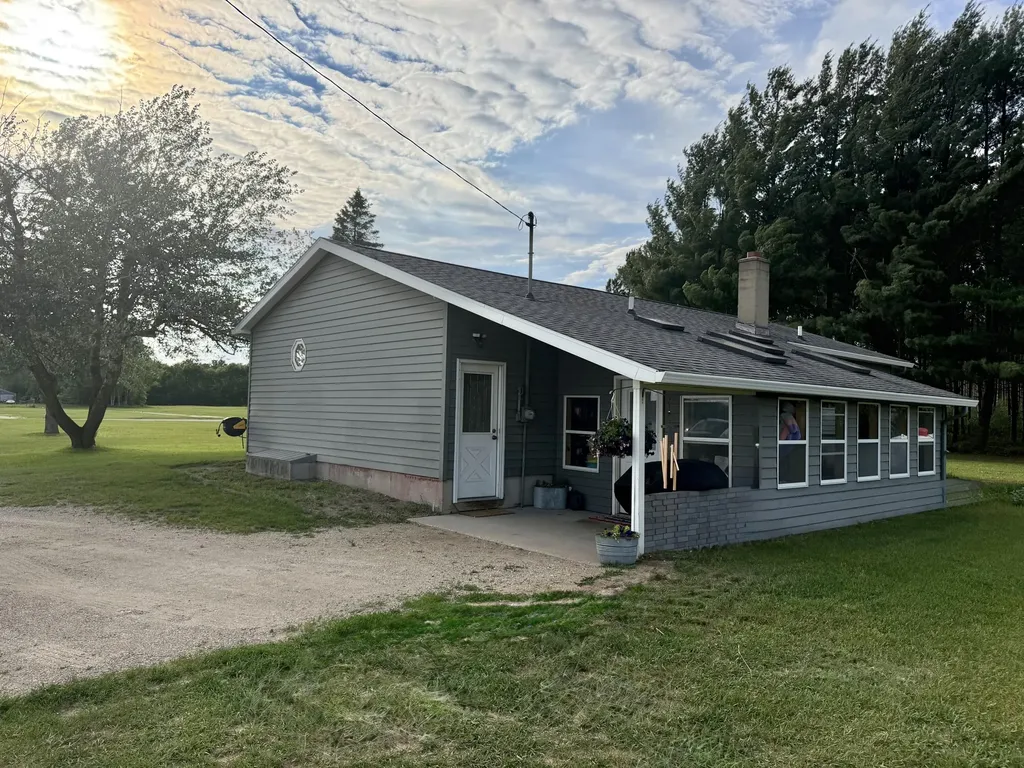 5236 110th Avenue Evart Township MI 49631