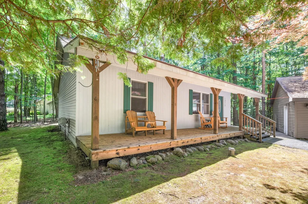 10513 Thornapple Drive Morton Township MI 49346