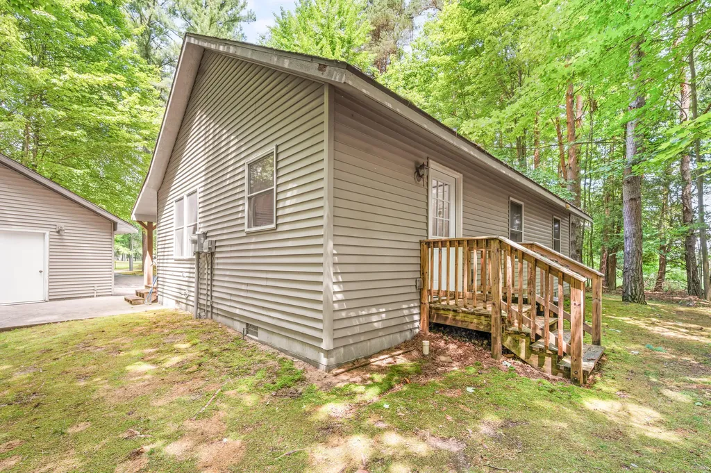 10513 Thornapple Drive Morton Township MI 49346