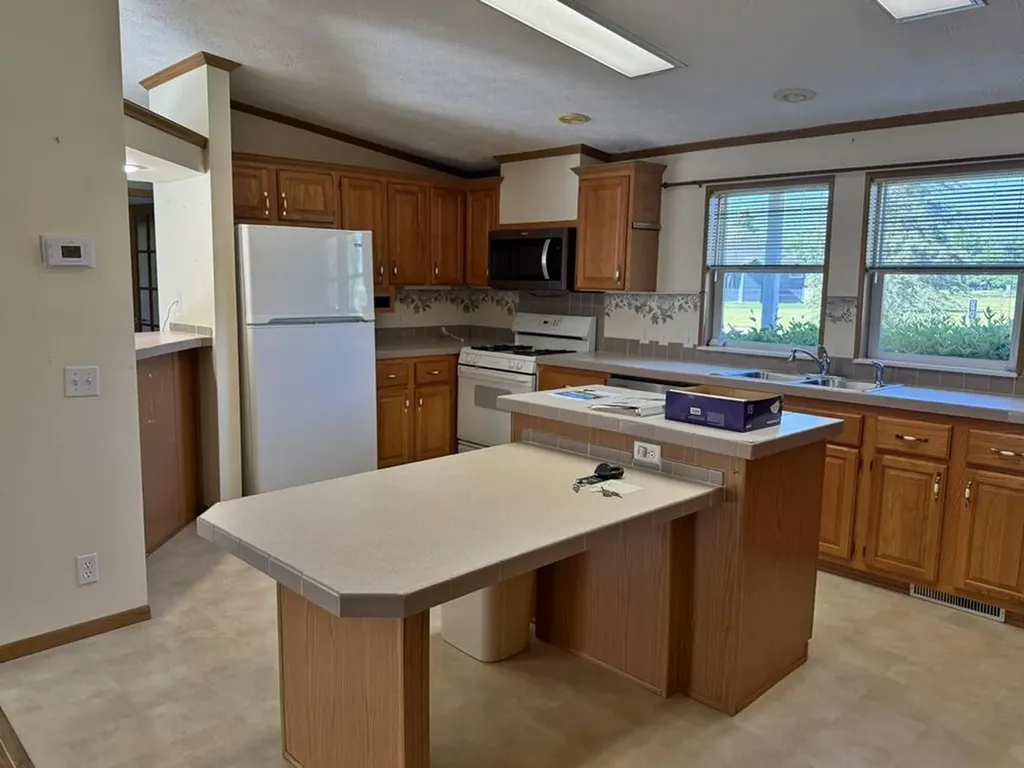 10215 E Royal Morton Township MI 49346
