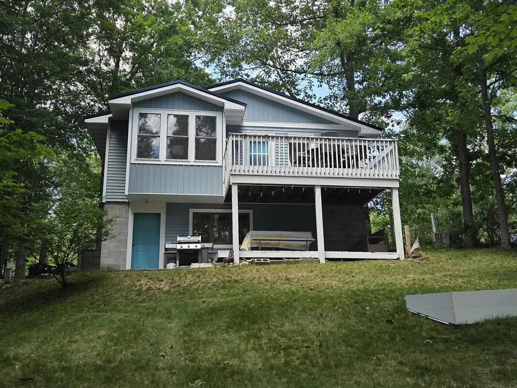 9638 W School Section Lake Drive Morton Township MI 49332