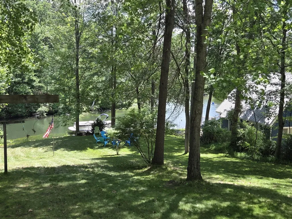 9638 W School Section Lake Drive Morton Township MI 49332