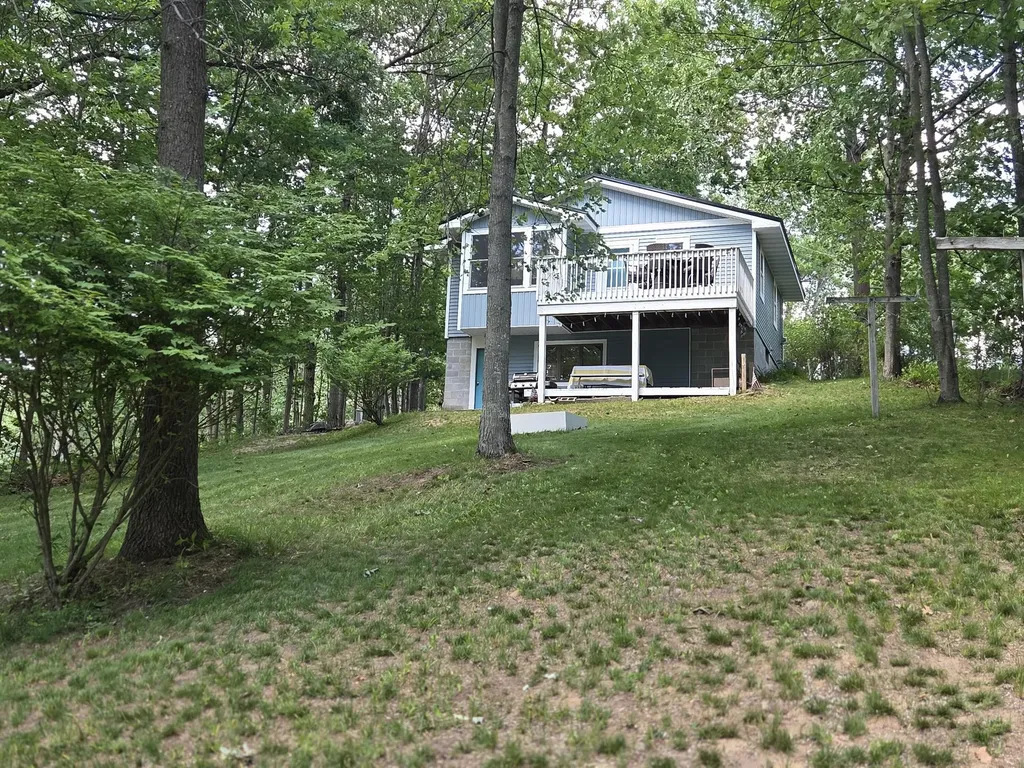 9638 W School Section Lake Drive Morton Township MI 49332