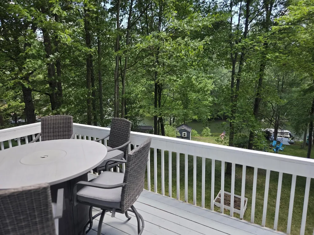 9638 W School Section Lake Drive Morton Township MI 49332