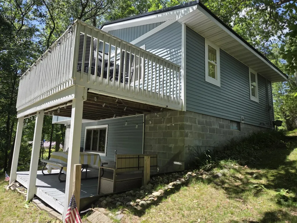 9638 W School Section Lake Drive Morton Township MI 49332