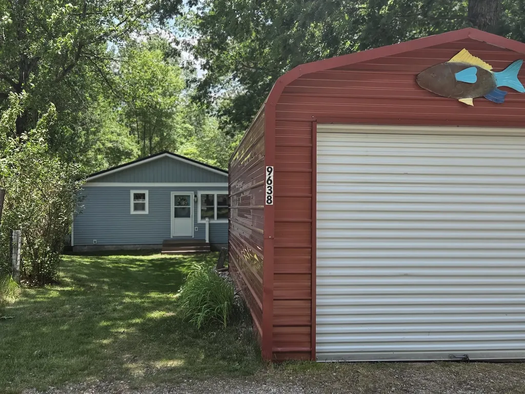 9638 W School Section Lake Drive Morton Township MI 49332