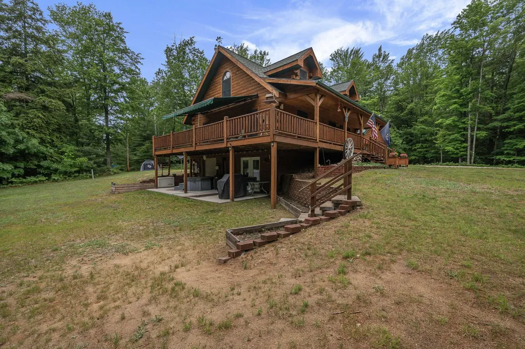 2860 E 48 1/2 Cherry Grove Township MI 49601