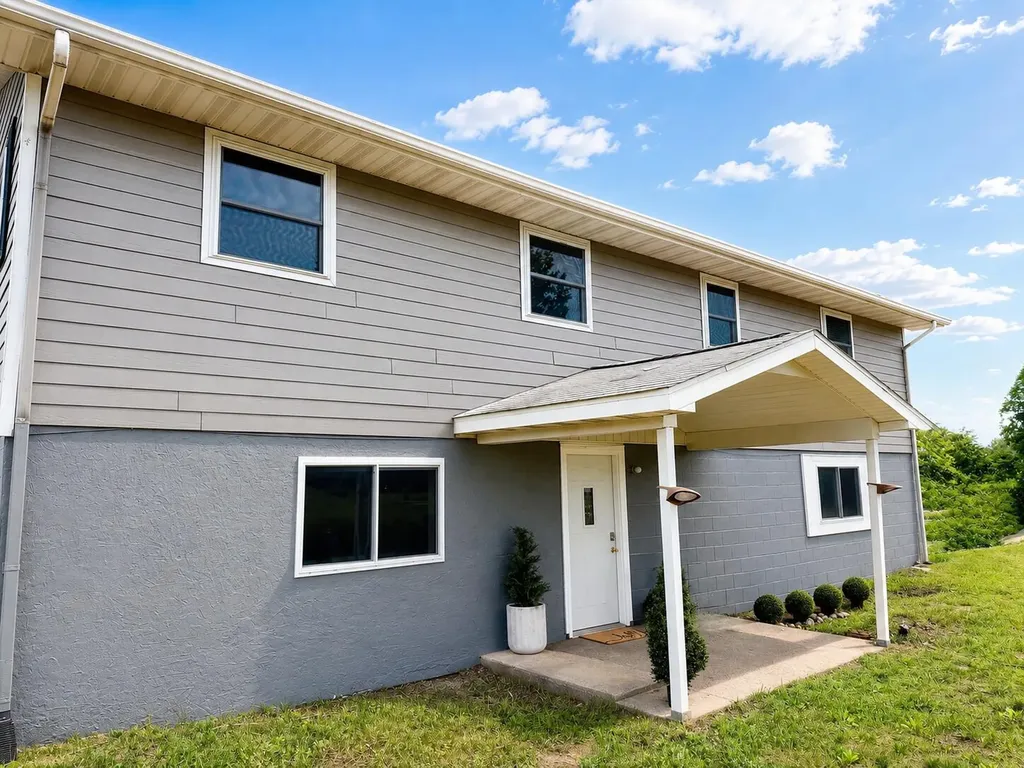 4522 210th Avenue Richmond Township MI 49677
