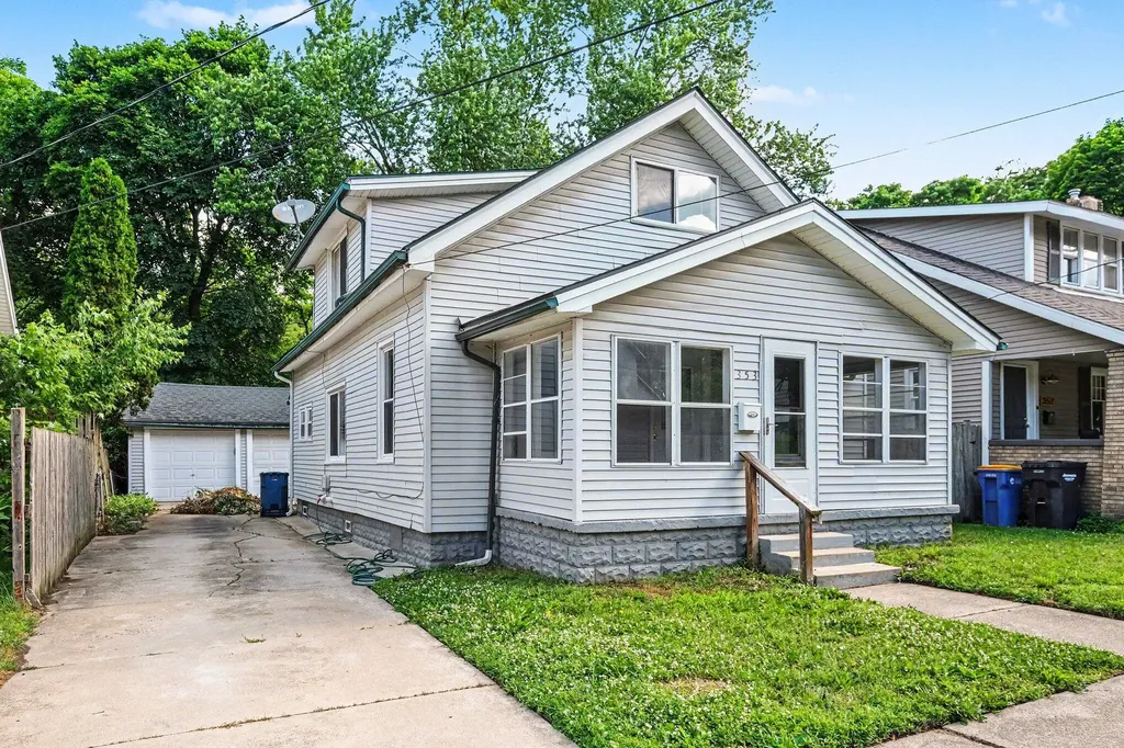 353 Cedar Street NE Grand Rapids City MI 49503