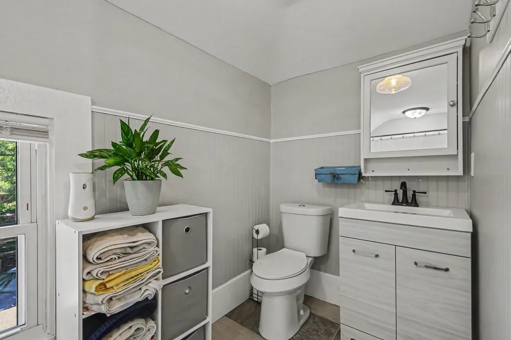 2446 Hufford Avenue NW Walker City MI 49544