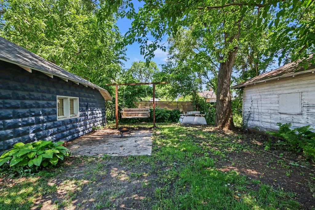 2446 Hufford Avenue NW Walker City MI 49544