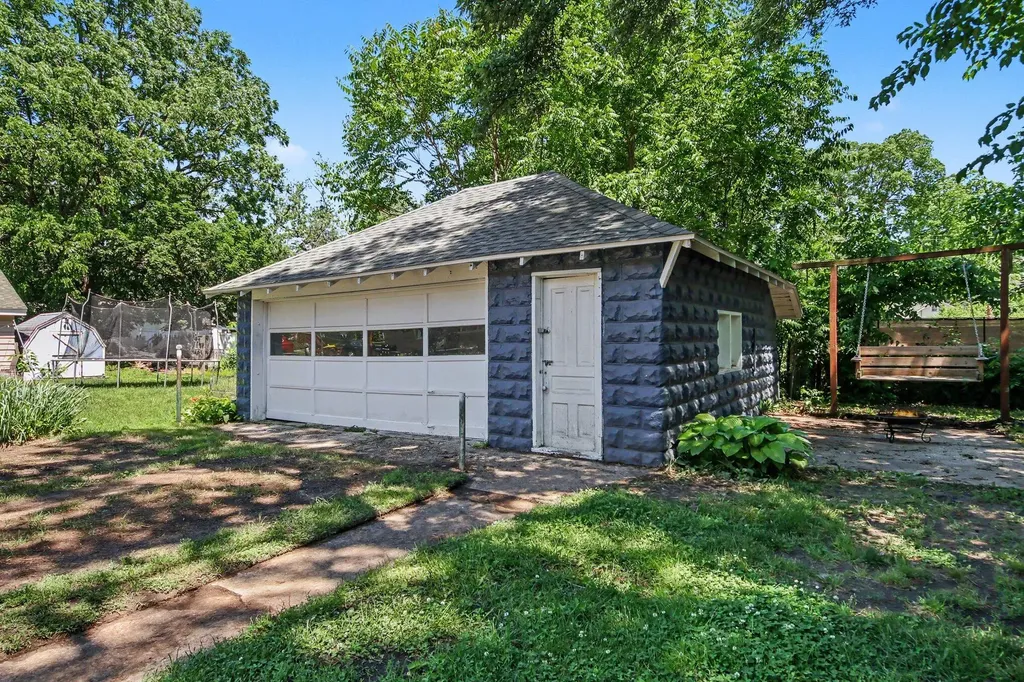 2446 Hufford Avenue NW Walker City MI 49544