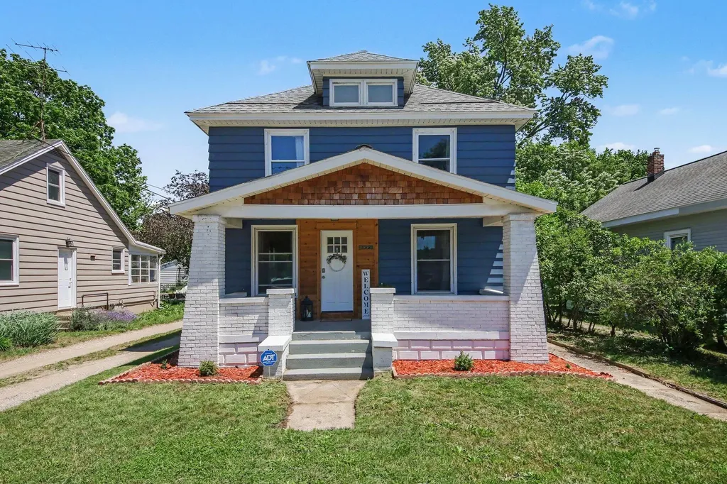 2446 Hufford Avenue NW Walker City MI 49544