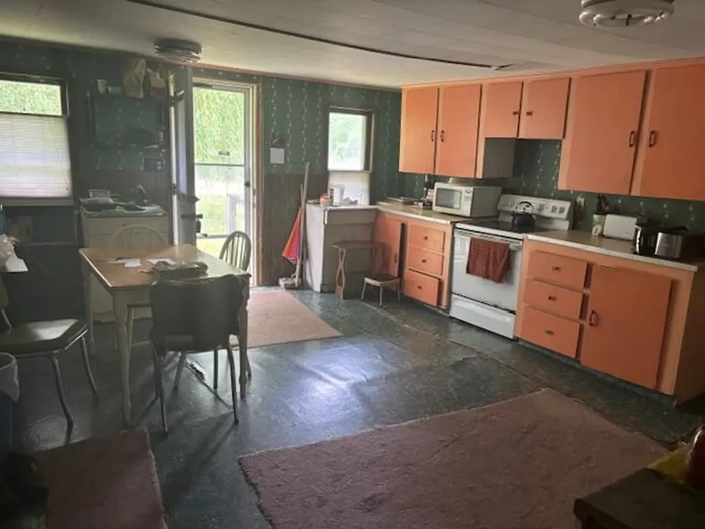 4779 3rd Street Unknown City MI 49305