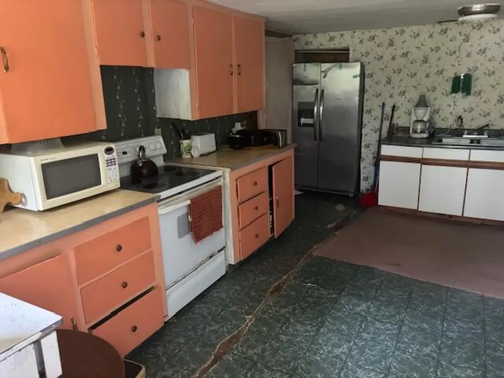 4779 3rd Street Unknown City MI 49305