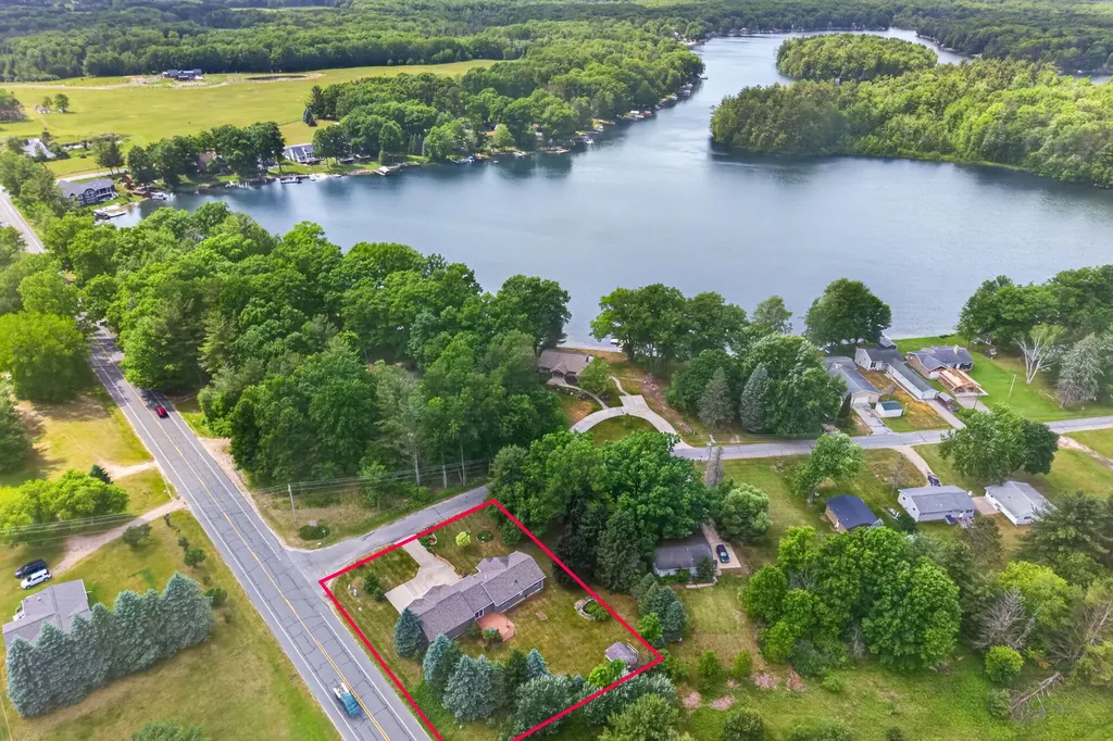 8508 Wood Street Morton Township MI 49332