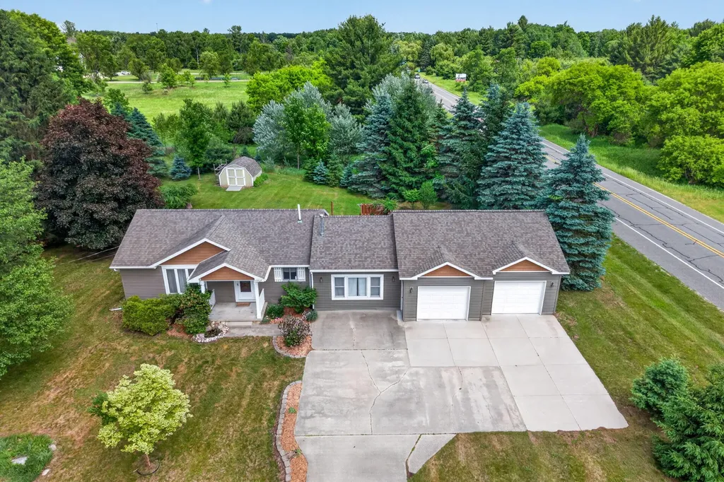 8508 Wood Street Morton Township MI 49332