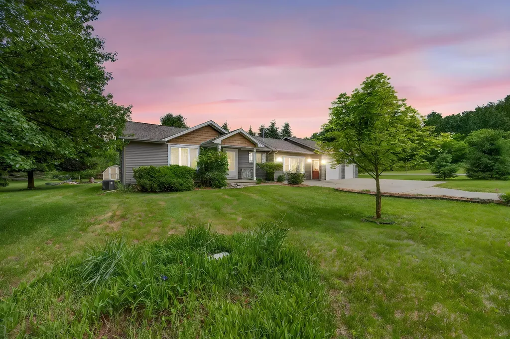 8508 Wood Street Morton Township MI 49332