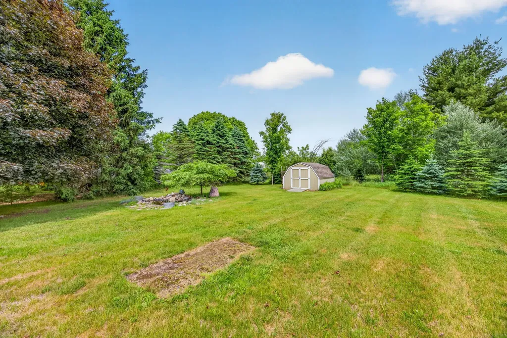 8508 Wood Street Morton Township MI 49332